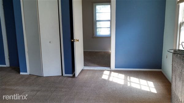 Building Photo - 615 Pearl St