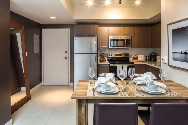 Building Photo - Intown Apartments
