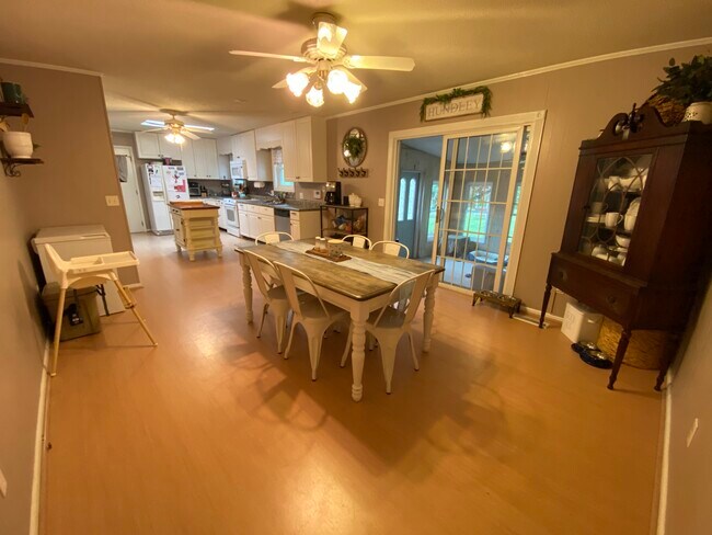Foto del edificio - 306 Briarhill Rd