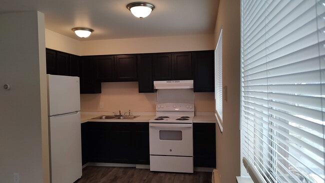 Interior Photo - East Knoll Apartments (Renewed Investments II LLC)