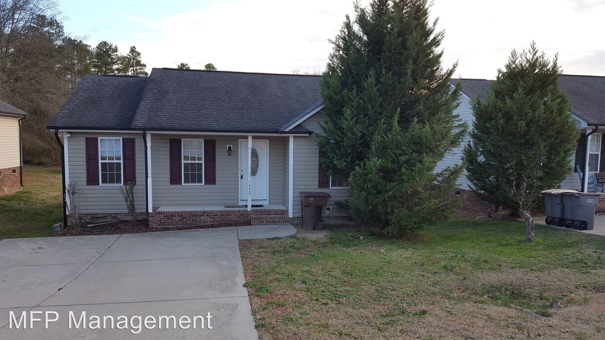 Primary Photo - 1492 Ontario Dr