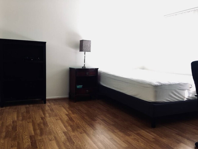 Photo - 1217 20th St Apartment