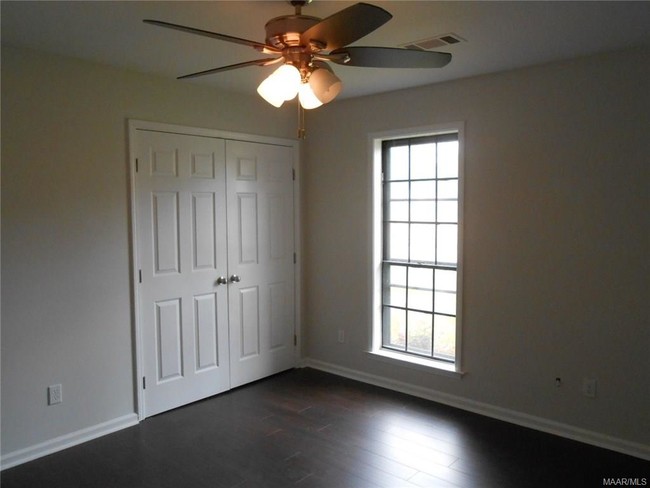 Building Photo - 3725 Freeman Ct