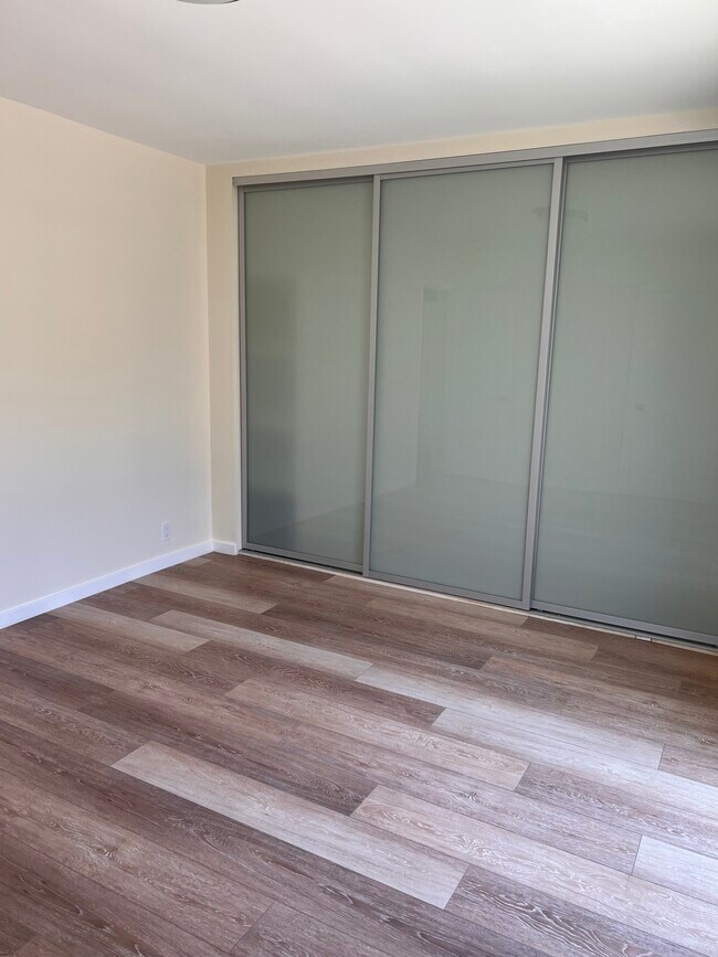 Main bedroom large closets - 648 N Hayworth Ave