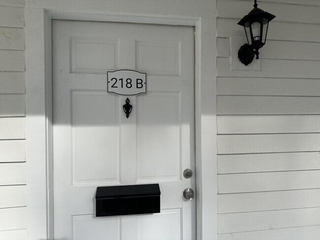 Foto del edificio - 218 College St