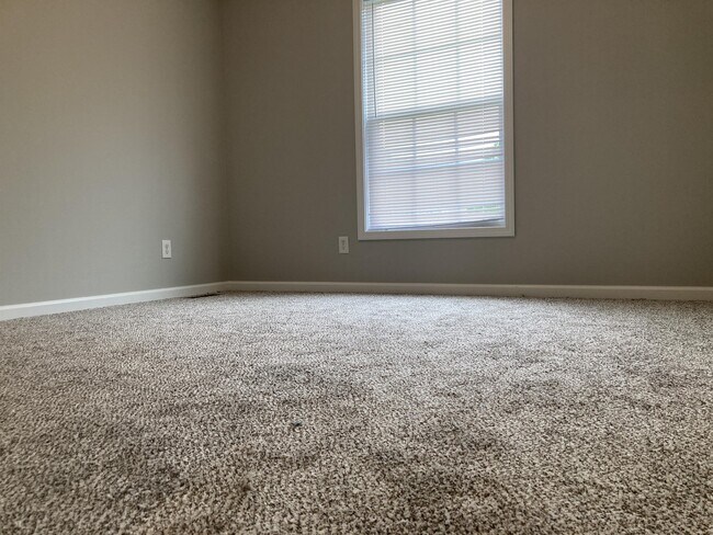 Building Photo - 484 Crossfield Way