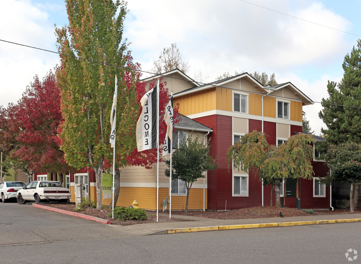 Primary Photo - Evergreen Vista Apartments