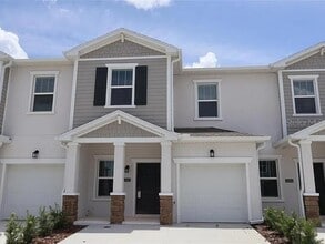 Building Photo - 2452 Skyline Lp
