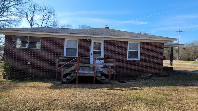 Building Photo - 206 Columbia Ave
