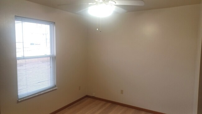 Building Photo - 2204 Berrywood Ct