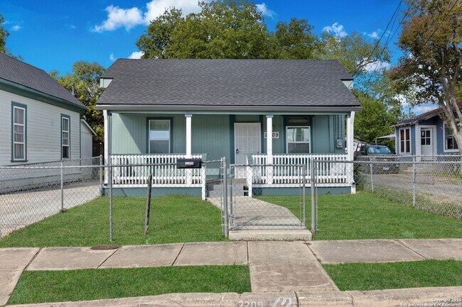 Foto del edificio - 2209 N Flores St