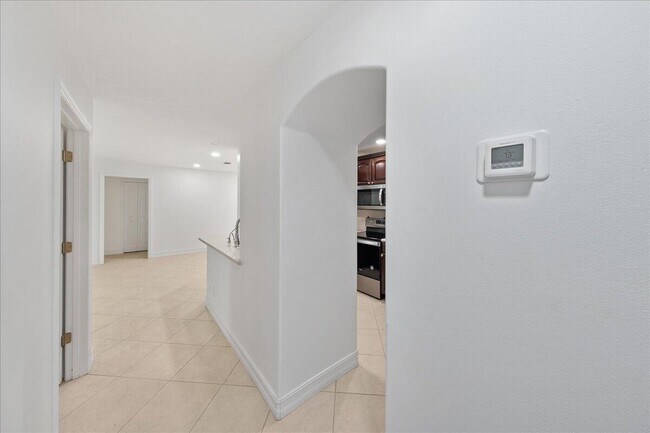 Foto del edificio - 7667 N Wickham Rd