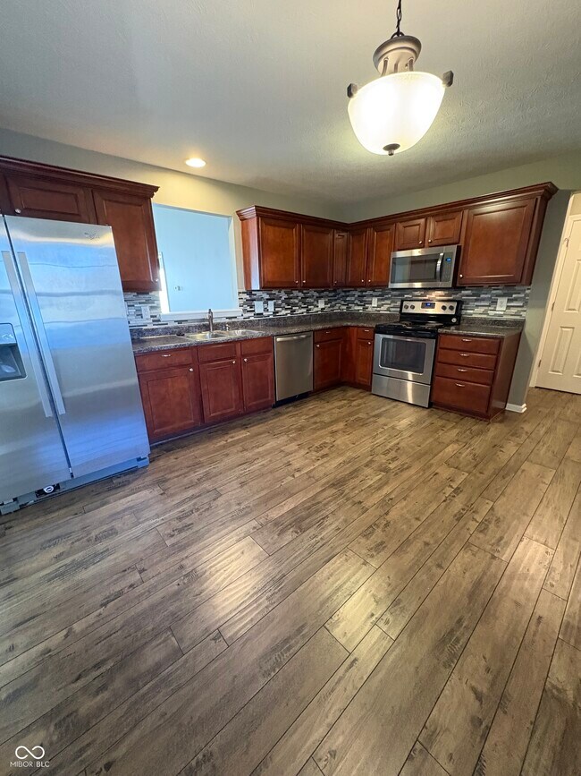 Building Photo - 5318 Wood Hollow Dr