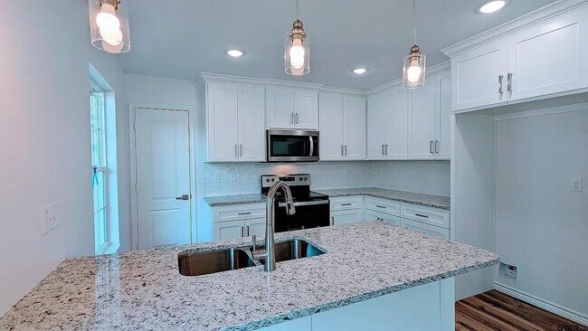 Foto del edificio - 2704 Calloway Rd