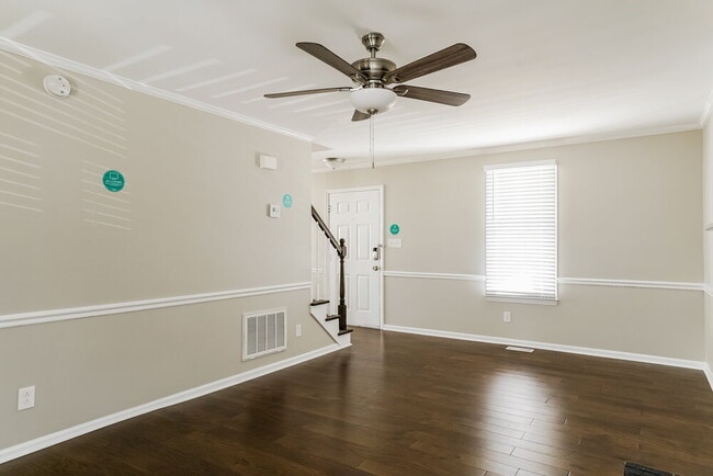 Building Photo - 7329 N Thorncliff Pl