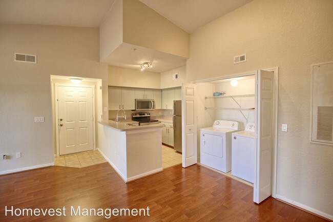 Foto del edificio - 1 br, 1 bath House - 2167 Lake Debra Dr #736
