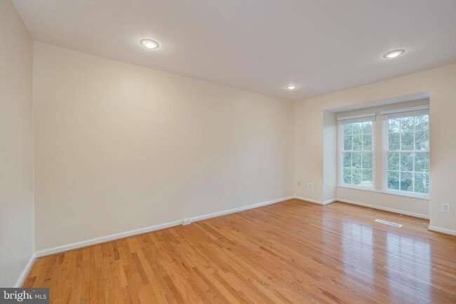 Building Photo - 6537 Parish Glebe Ln