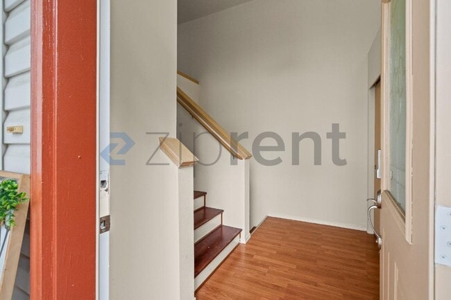 Building Photo - Unit