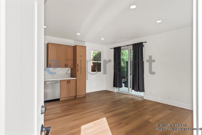 Foto del edificio - 3829 Buell St