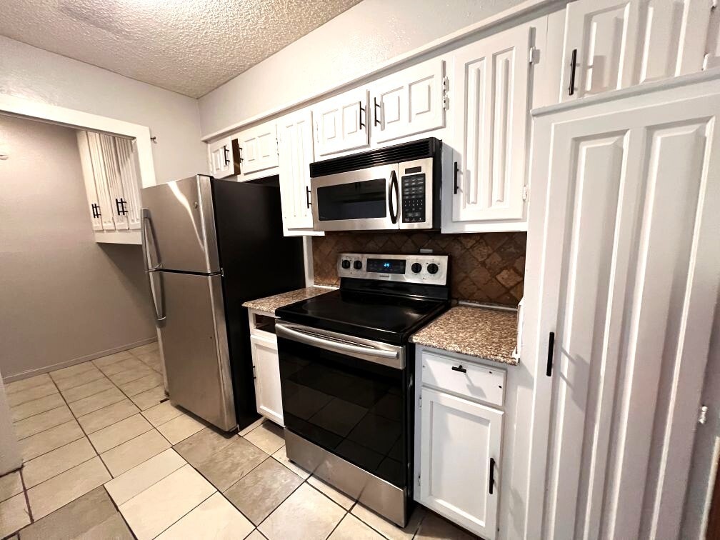 Primary Photo - 324 Arborview Dr