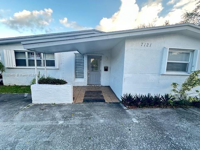 Foto del edificio - 7121 Taft St