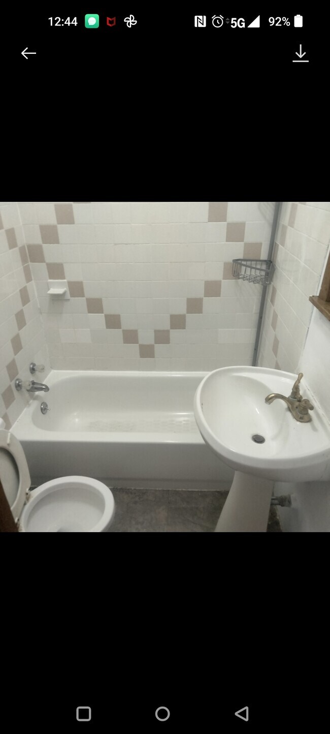 Foto del edificio - 1440 W Barry Ave