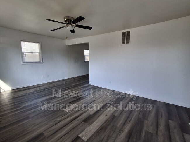 Foto del edificio - 2514 Chase St