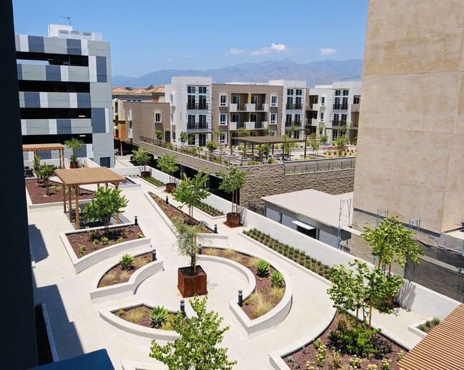 Foto del edificio - 168 S Monterey St