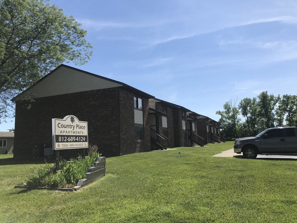 744 Shook St, Osgood, IN 47037 Apartments in Osgood, IN