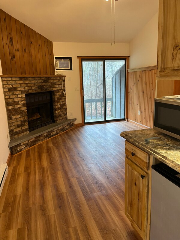 Foto del edificio - 246 Cottage Ln