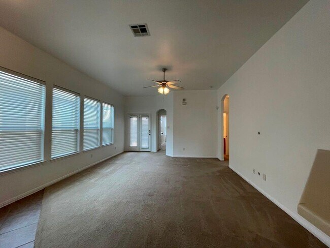 Building Photo - 128 Otono Loop