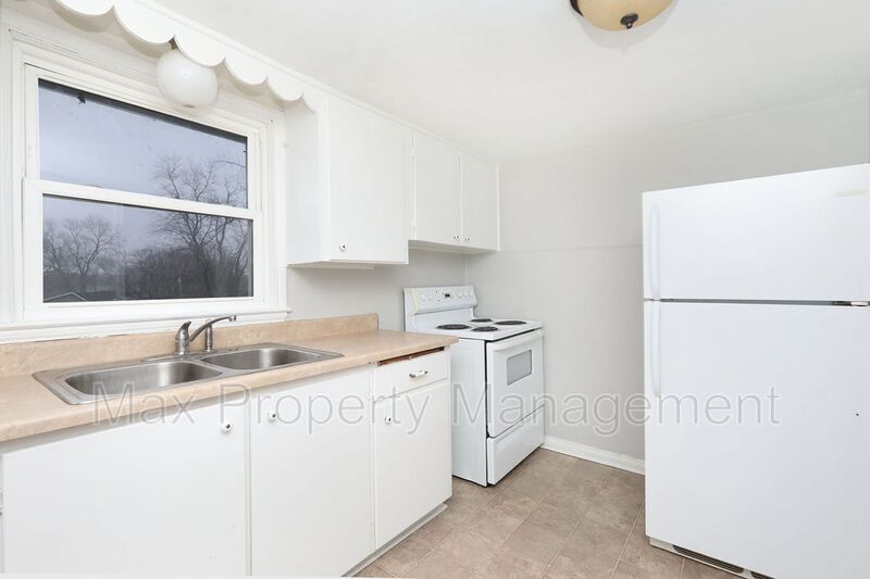 8717 Urbandale Ave Unit 2, Urbandale, IA 50322 Condo for Rent in