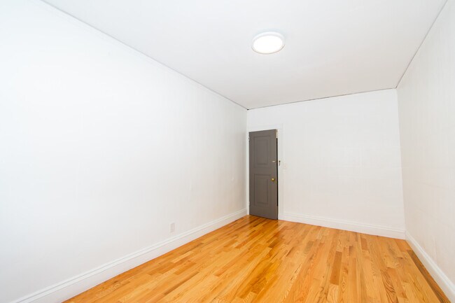 Building Photo - 91 Westland Ave