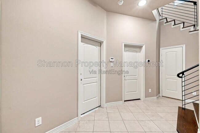 Building Photo - 2422 Langston St