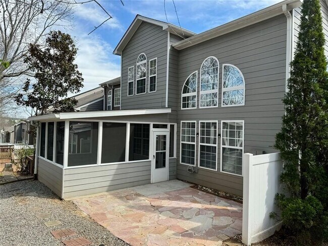 Foto del edificio - 2662 Pierce Brennen Ct NE