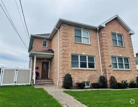 Building Photo - 6 Guilfoy St