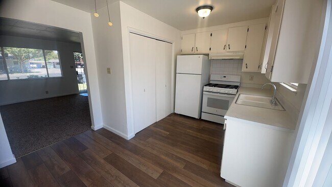 Building Photo - 1911 Celeste Ct