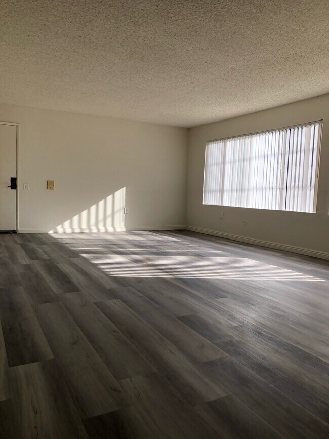 Foto del edificio - 14108 Sylvan St