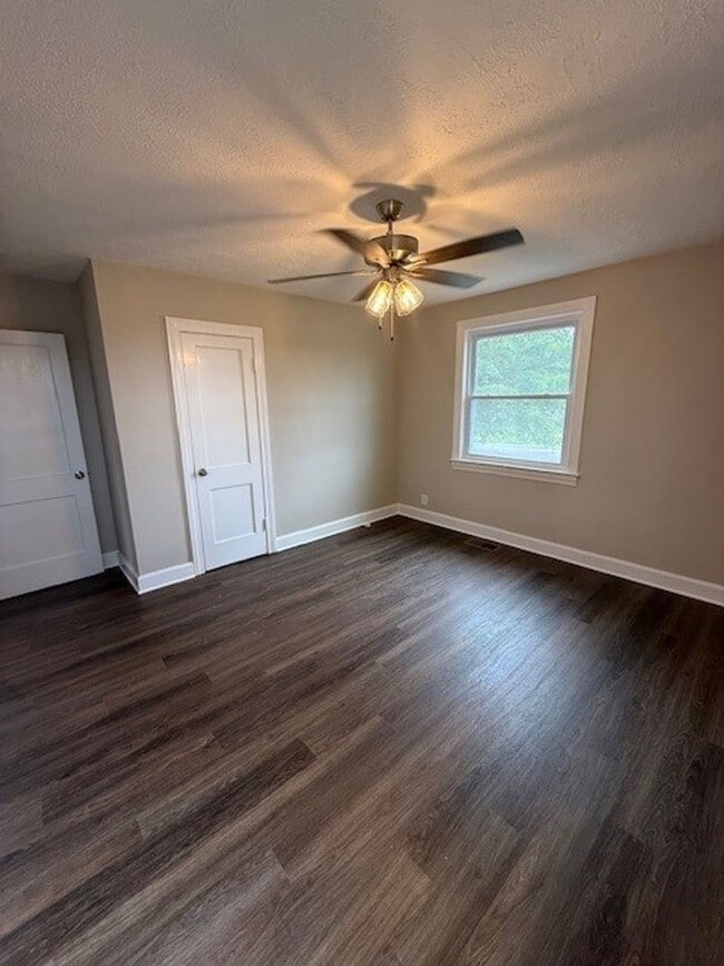 Foto del edificio - 4bd, 2 bath house