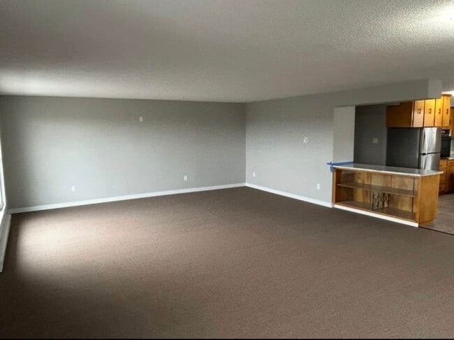 Photo du bâtiment - 10 John T. Mcmillan Av