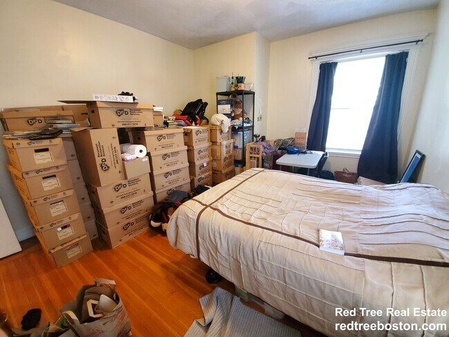 Foto del edificio - 1691 Beacon St