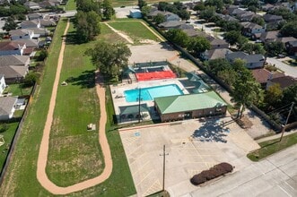 Building Photo - 28811 Fox Run Boulevard