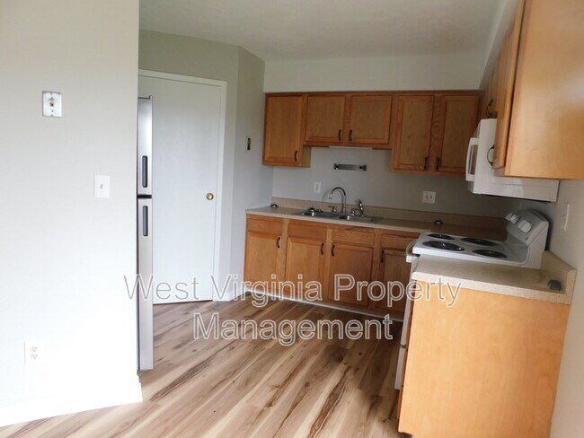 Foto del edificio - 3648 Davis Stuart Rd