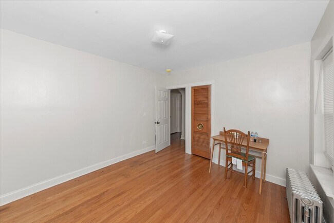 Foto del edificio - 5701 N Washtenaw Ave