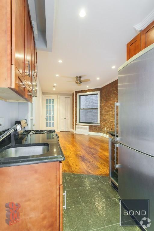 Building Photo - 309 W 97th St