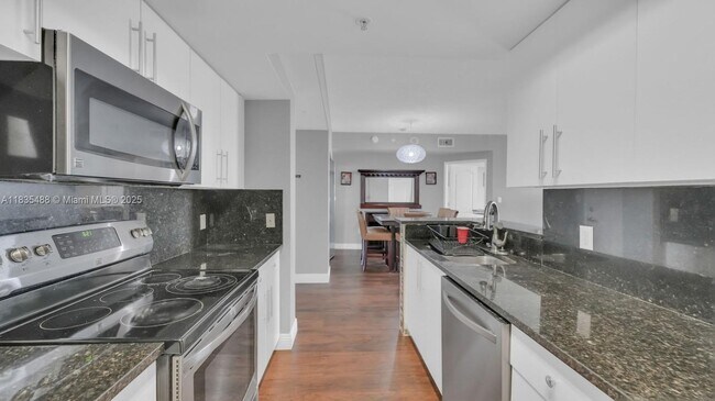 Foto del edificio - 5077 NW 7th St