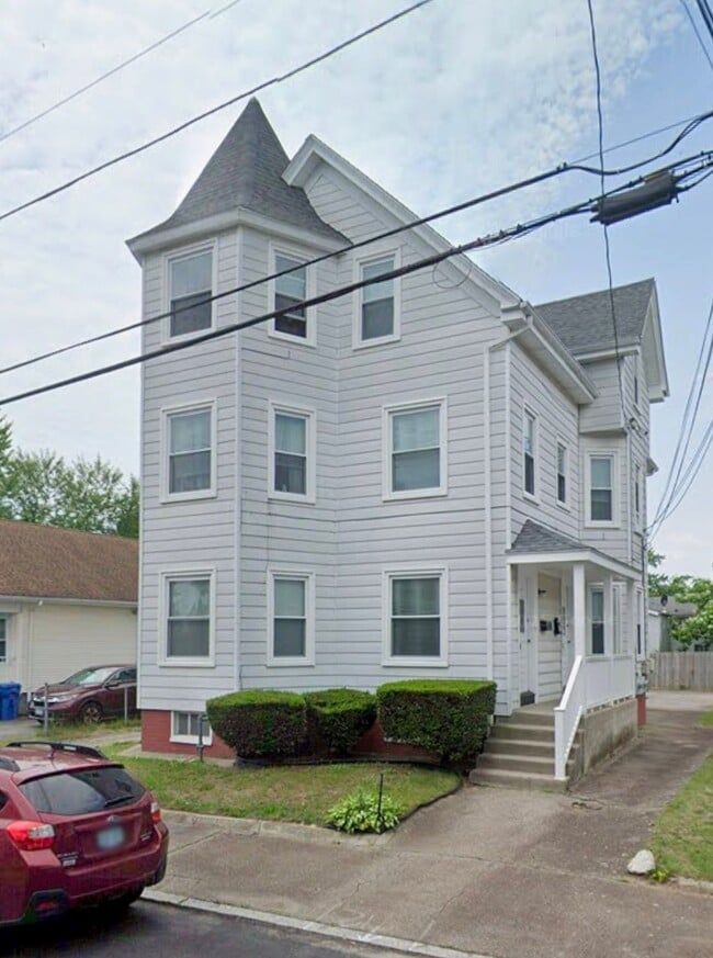 Photo - 151 Woodbine St (Cranston, RI) Apartment