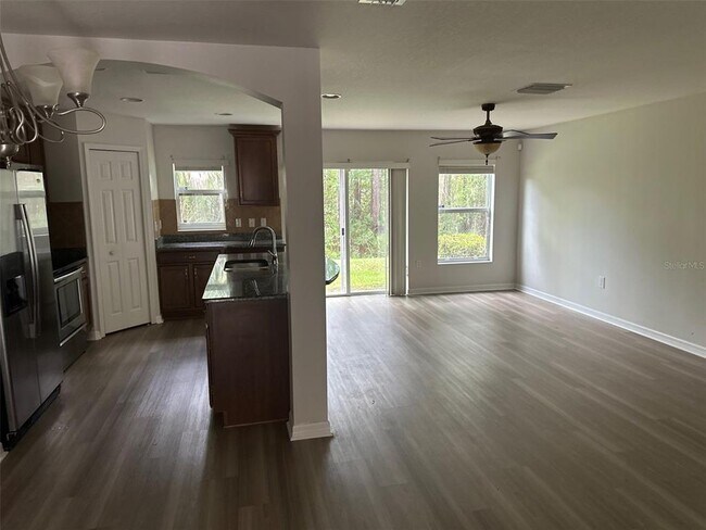 Foto del edificio - 2800 Birchcreek Dr