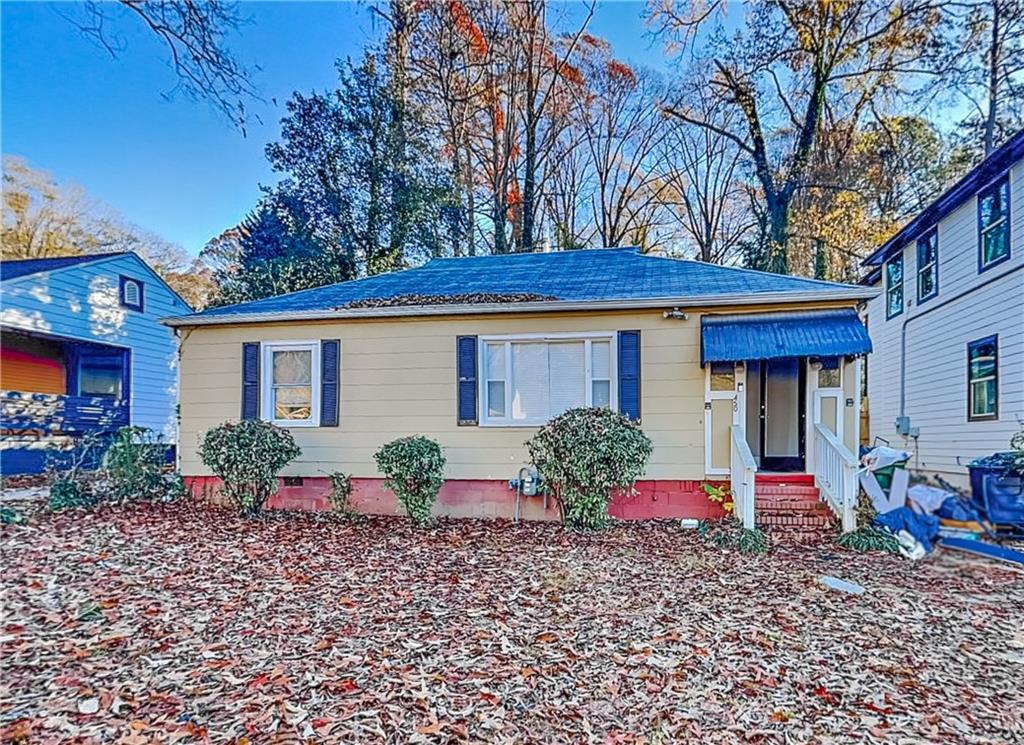 Primary Photo - 450 Westmeath Dr SW