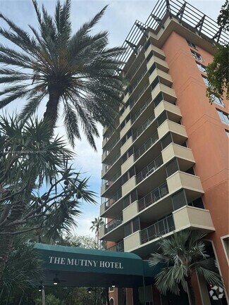 Building Photo - 2951 S Bayshore Dr